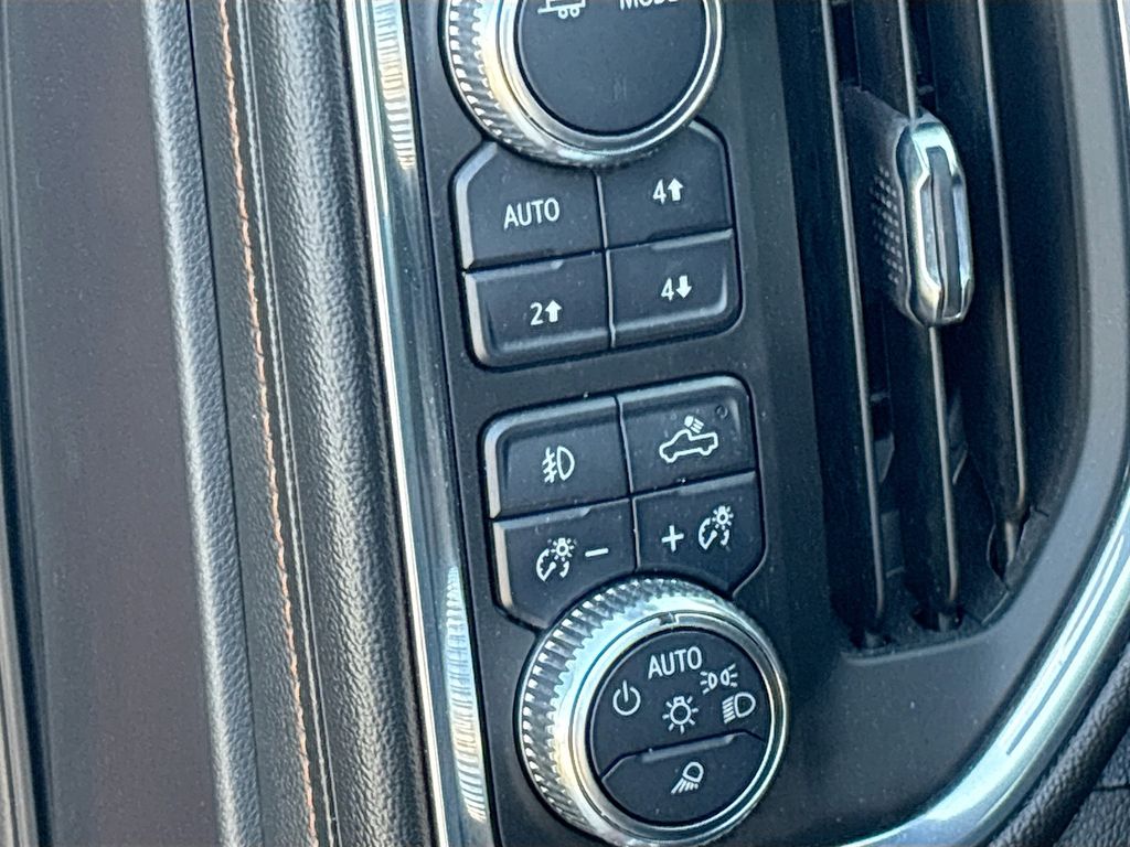 Used 2021 Red GMC AT4 image 10