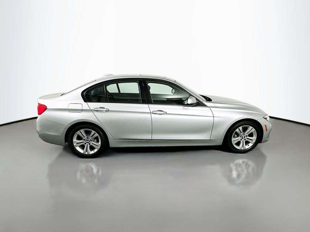 Thumbnail: 2016 BMW 3 Series - 4