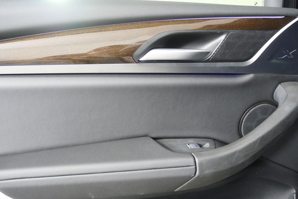 Thumbnail: 2024 BMW X4 - 13