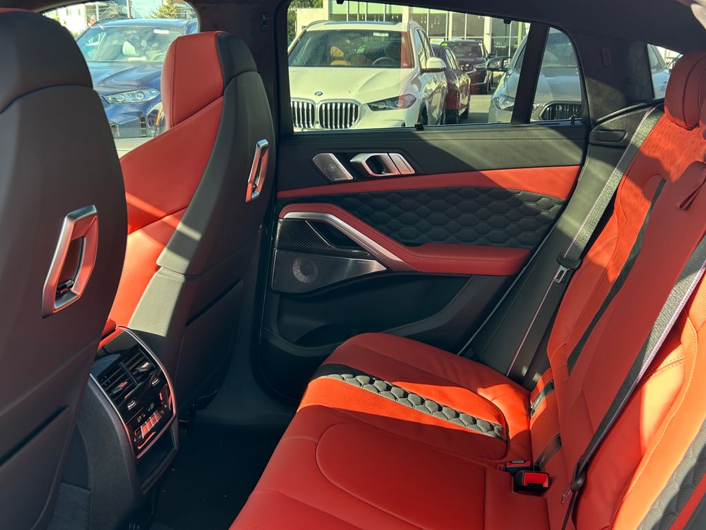 2025 BMW X6 M 31