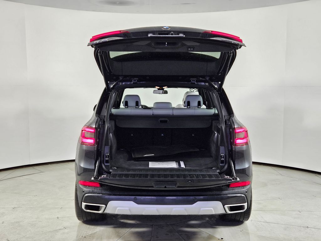 Thumbnail: 2023 BMW X5 - 10