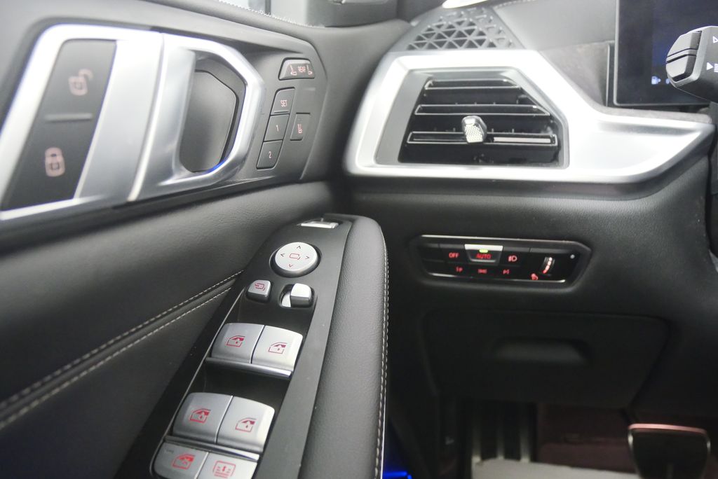 Thumbnail: 2023 BMW X7 - 21