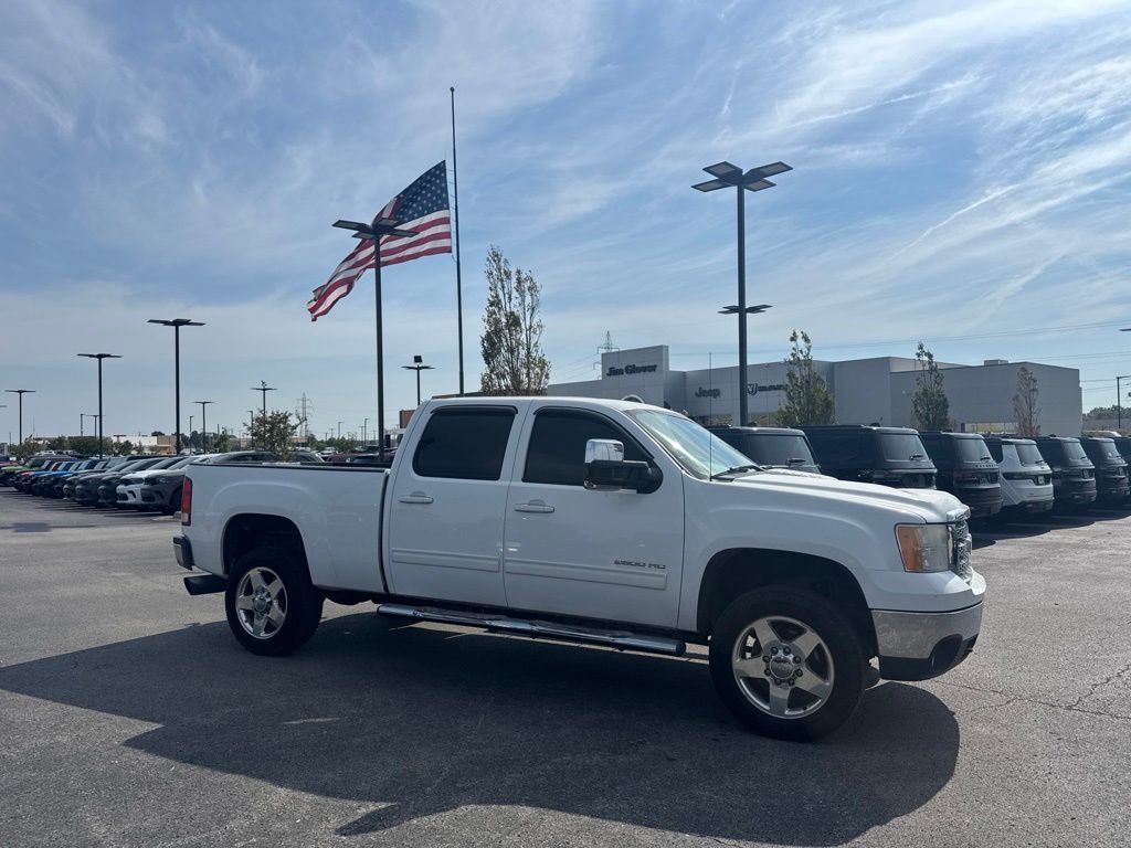 Summit White 2013 GMC Sierra 2500HD Pickup Truck Four-Wheel Drive 6-Speed Automatic