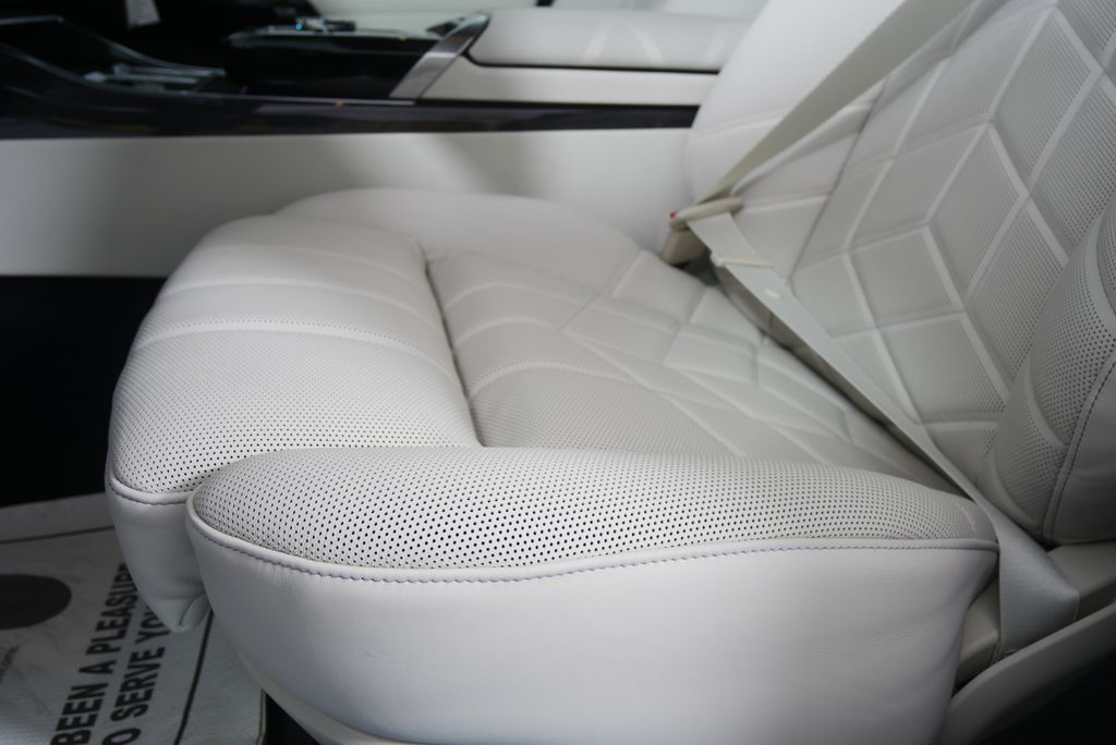 Thumbnail: 2026 BMW 7 Series - 9