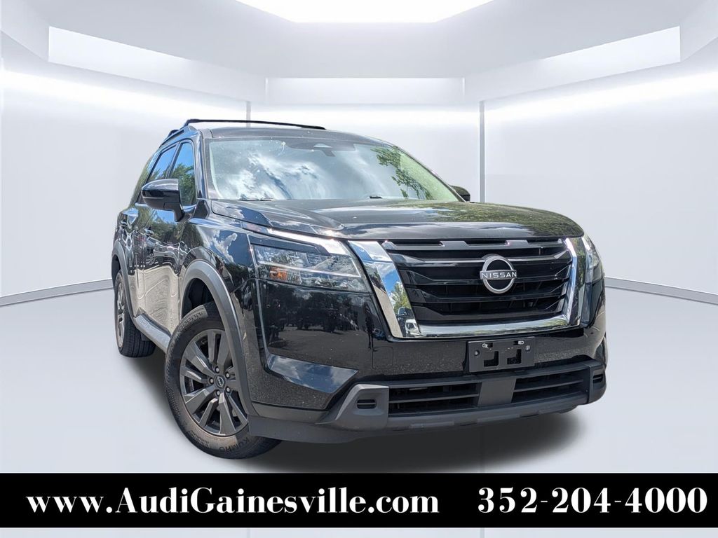  2022 Nissan Pathfinder SV 4WD   