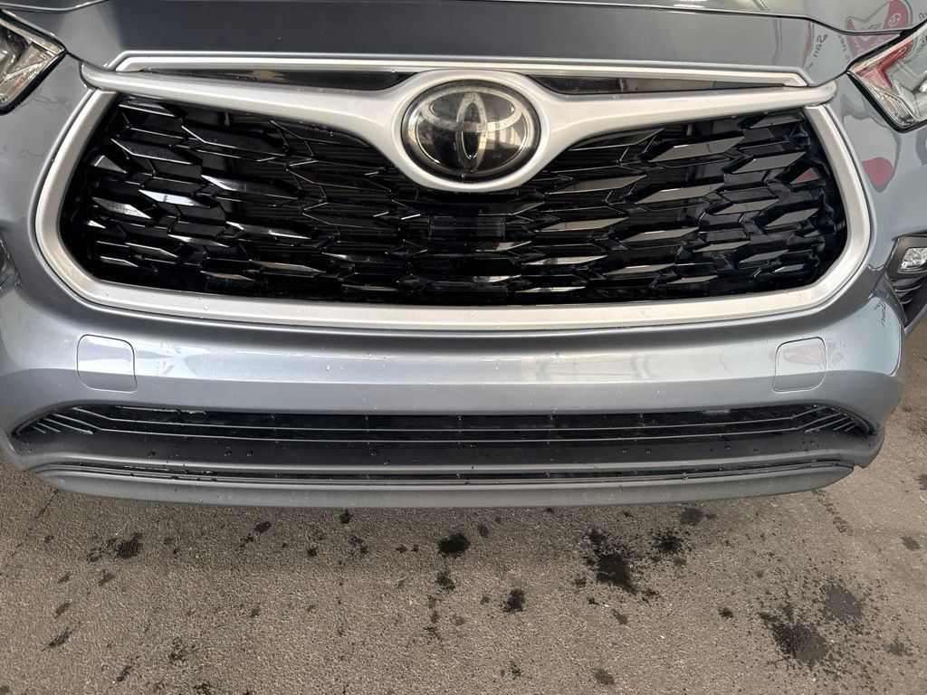 Thumbnail: 2021 Toyota Highlander - 13