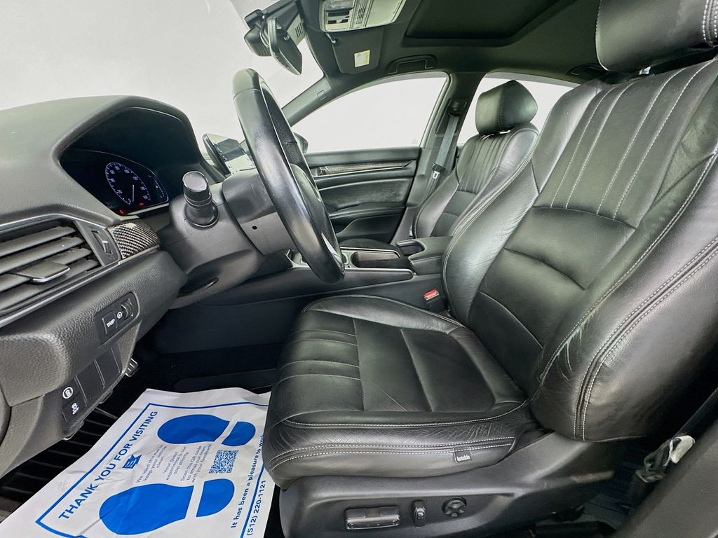 Used Car 2019 Honda Accord  Sport 2.0t For Sale Under $25,000 In Austin, Texas