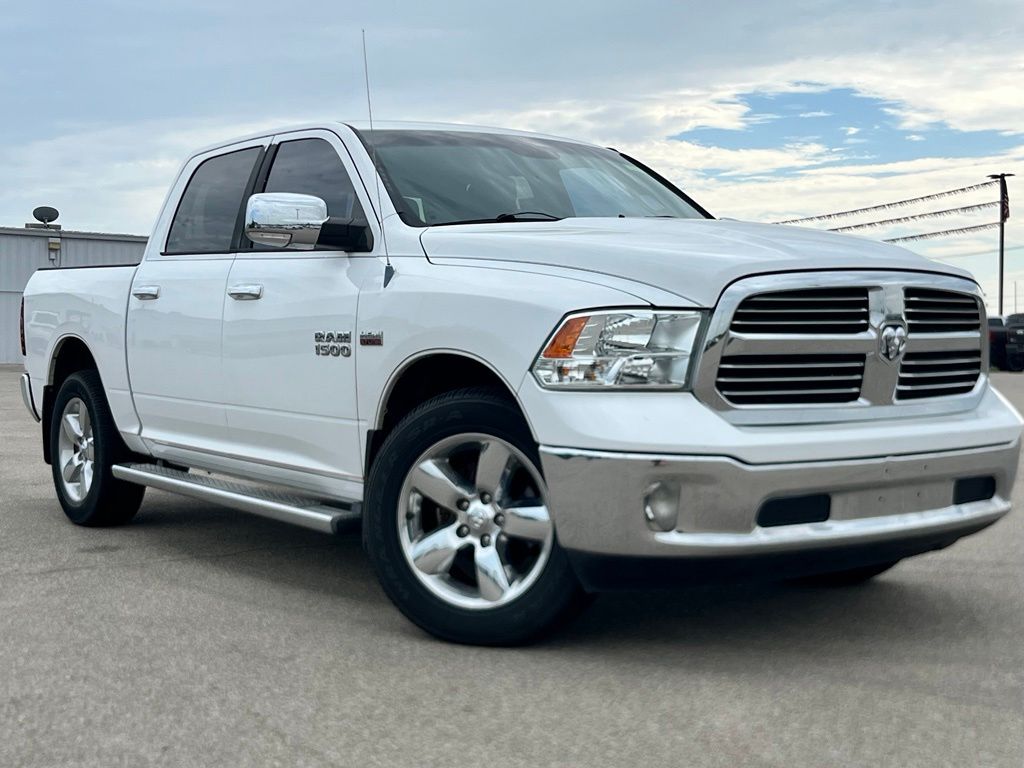 Bright White Clearcoat 2013 RAM 1500 Pickup Truck Four-Wheel Drive 8-Speed Automatic