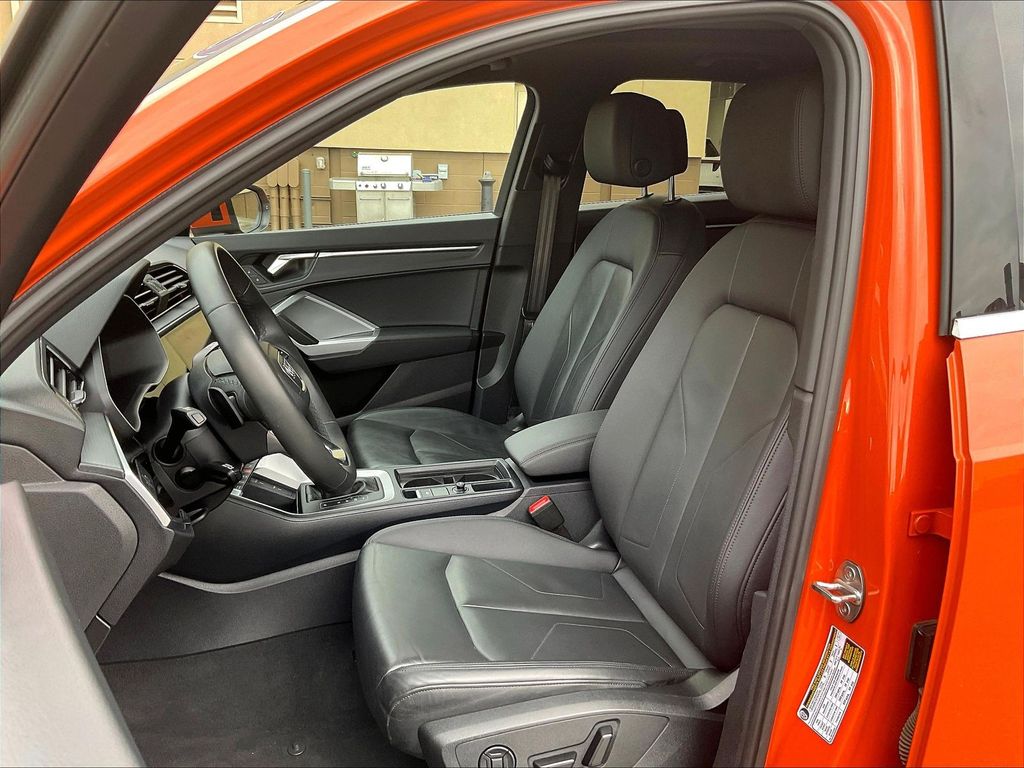 2025 Audi Q3 — photo 10