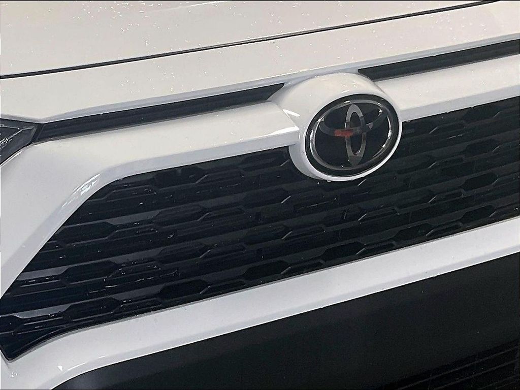 2024 Toyota RAV4 — photo 31