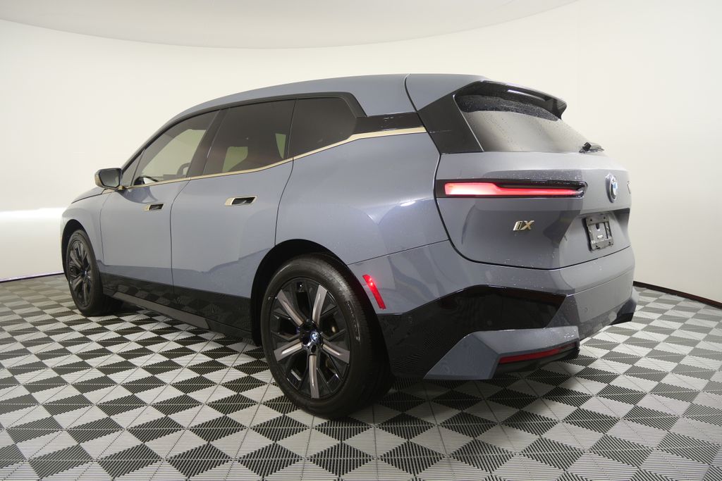 Thumbnail: 2023 BMW iX - 5