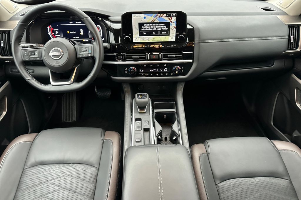 2025 Nissan Pathfinder Platinum - Photo 10