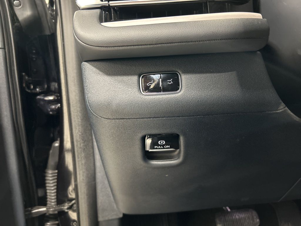 used 2025 Lincoln Navigator car, priced at $84,760