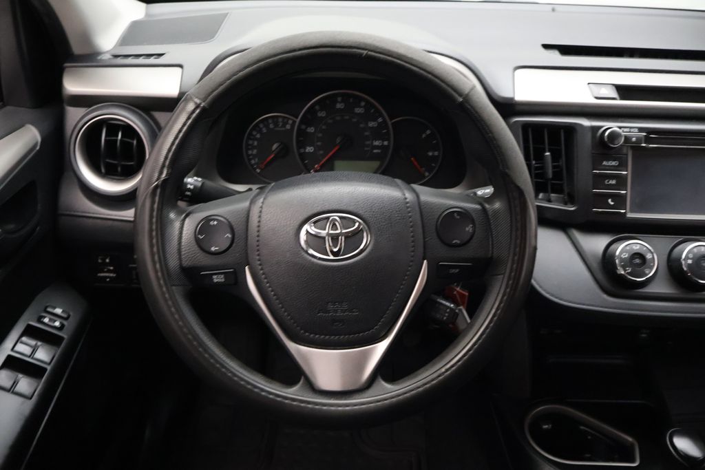 Thumbnail: 2016 Toyota RAV4 - 23