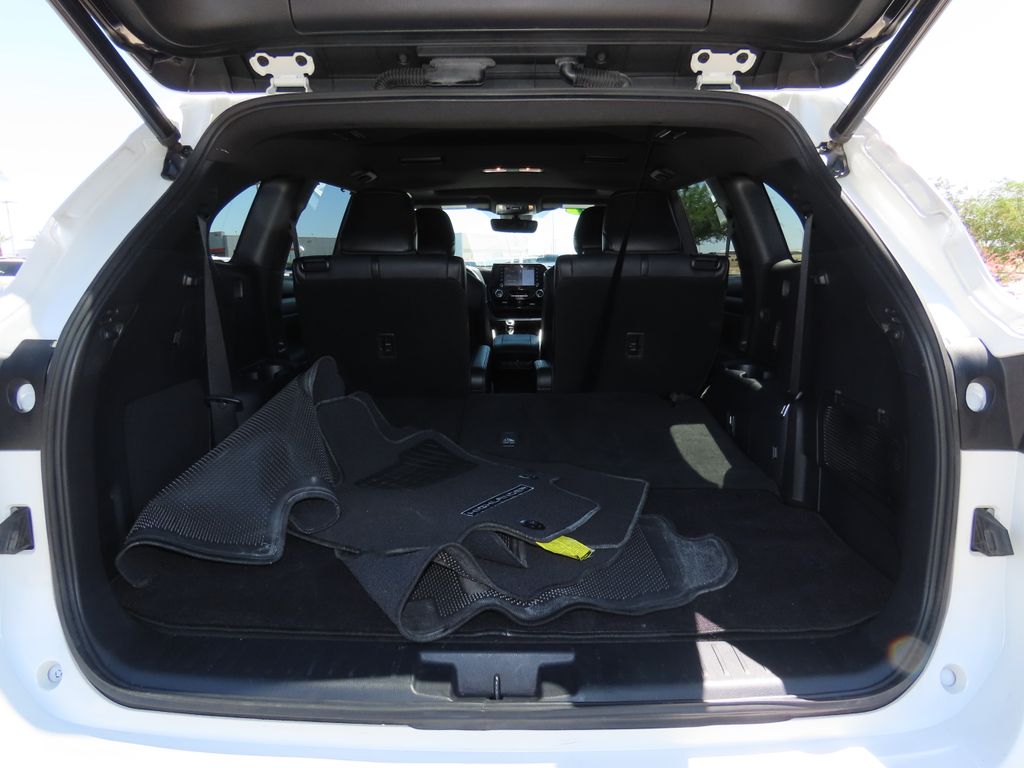 2021 Toyota Highlander XSE 28