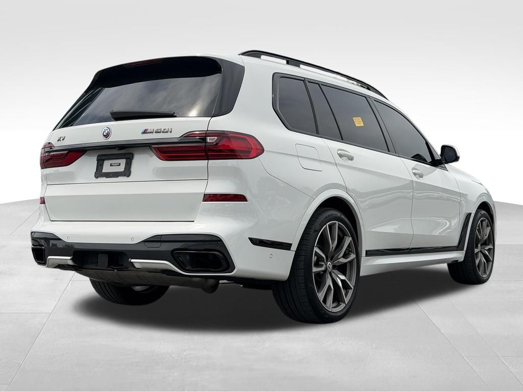 2022 BMW X7 M50i