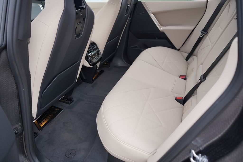 Thumbnail: 2026 BMW iX - 19