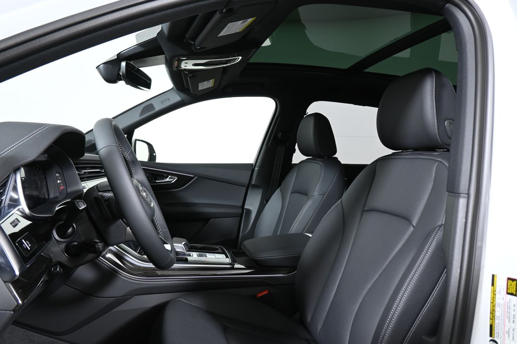 Thumbnail: 2026 Audi Q7 - 12