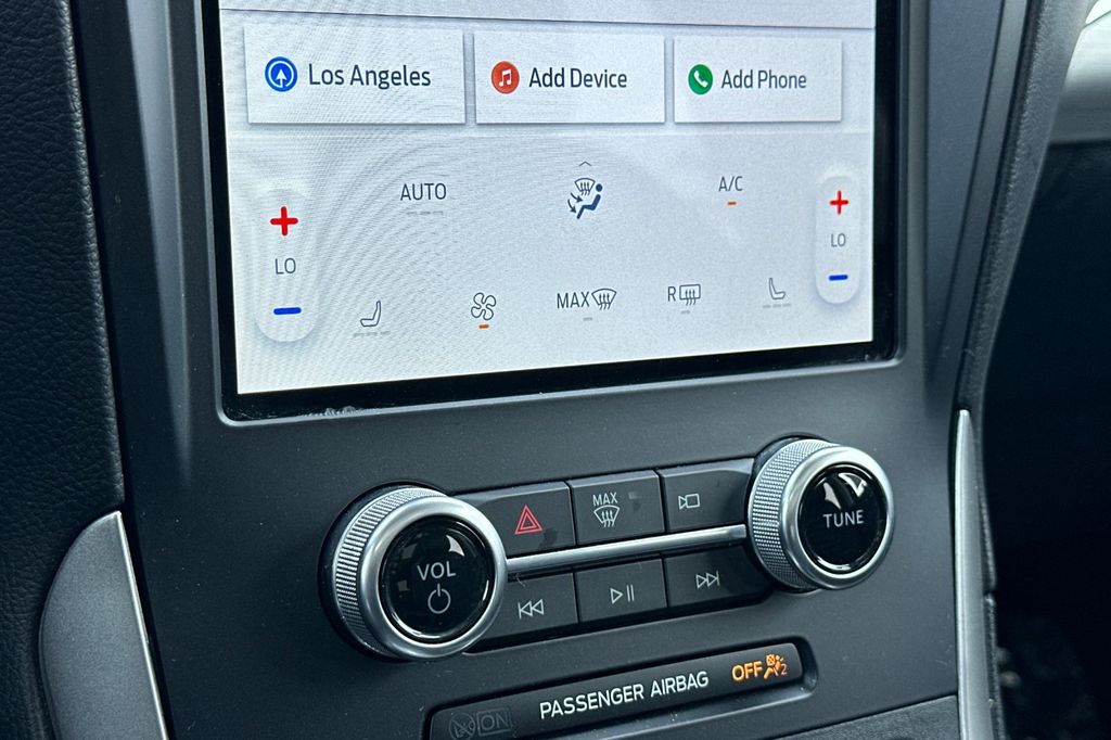 2022 Ford Edge SEL photo