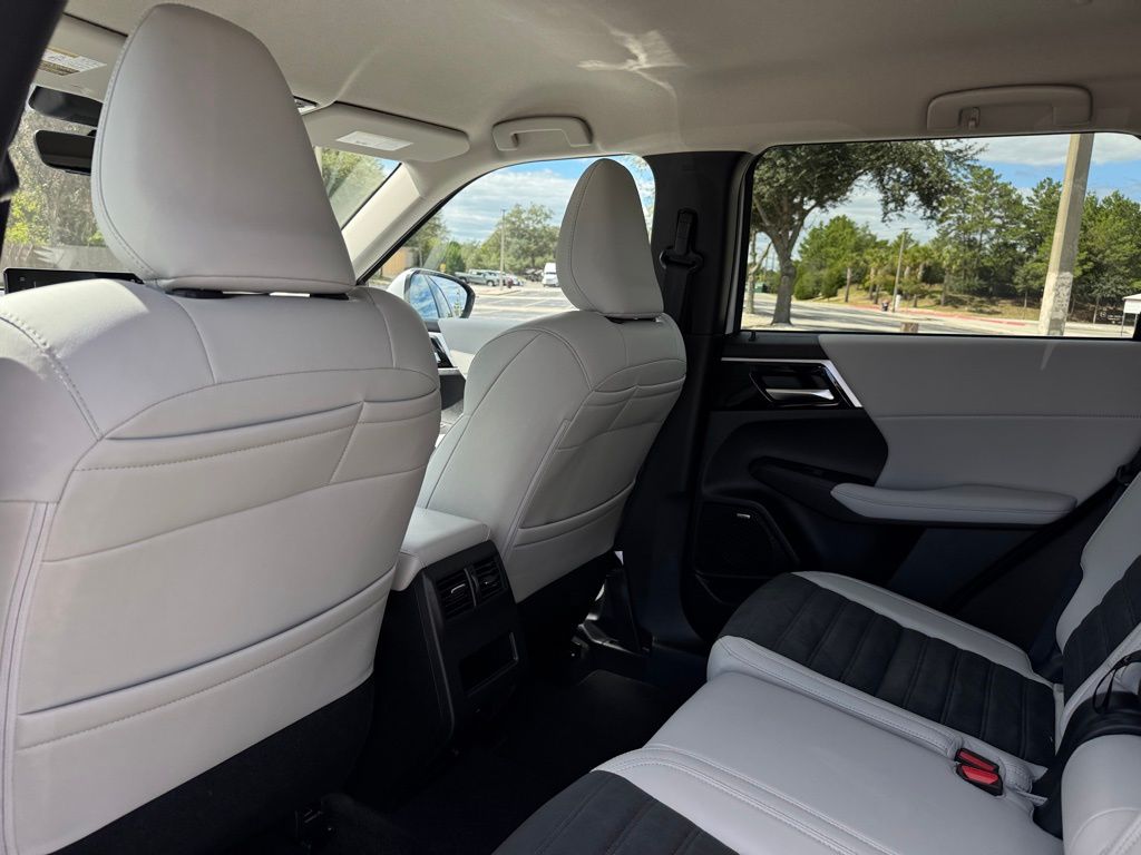New 2025 Mitsubishi Outlander SUV