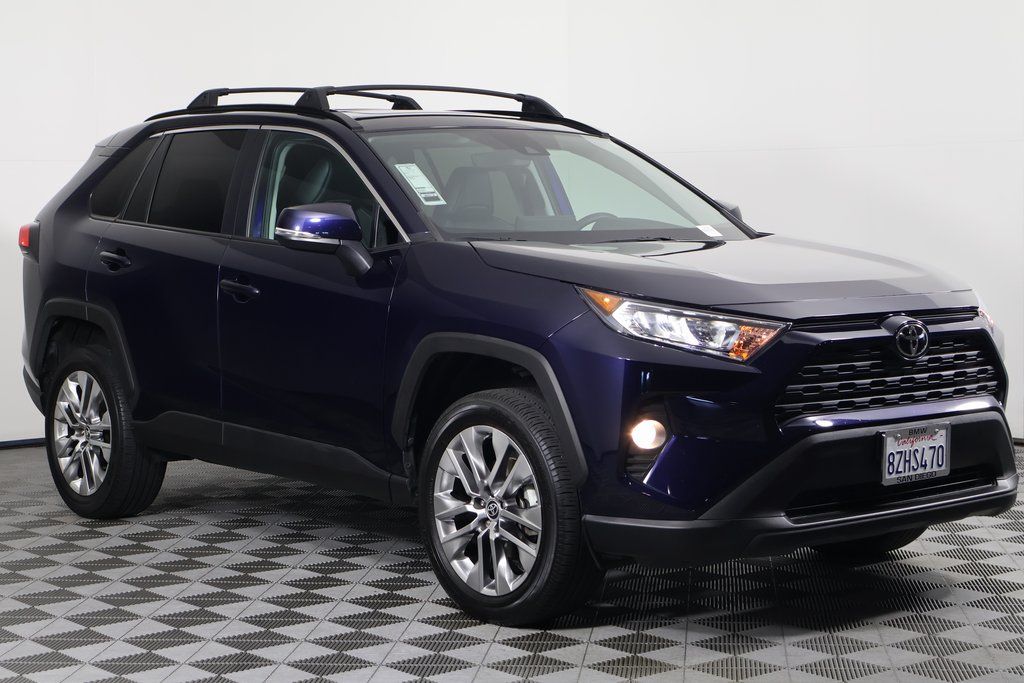 Thumbnail: 2021 Toyota RAV4 - 3