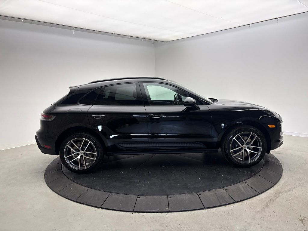 Thumbnail: 2026 Porsche Macan - 8