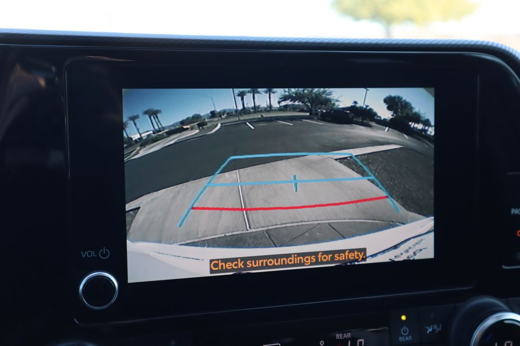 Thumbnail: 2023 Toyota Highlander - 15