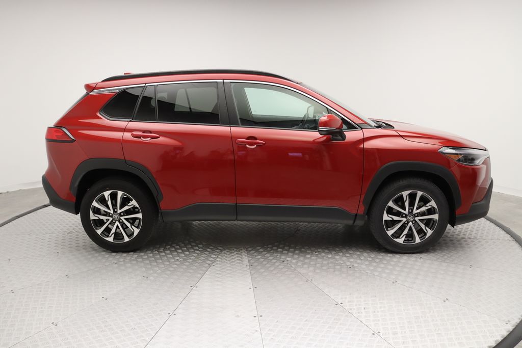 2024 Toyota Corolla Cross XLE 7
