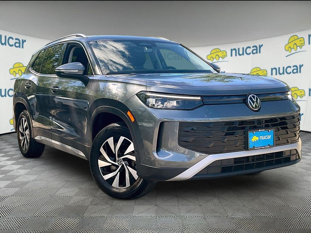 2025 Volkswagen Tiguan — photo 1