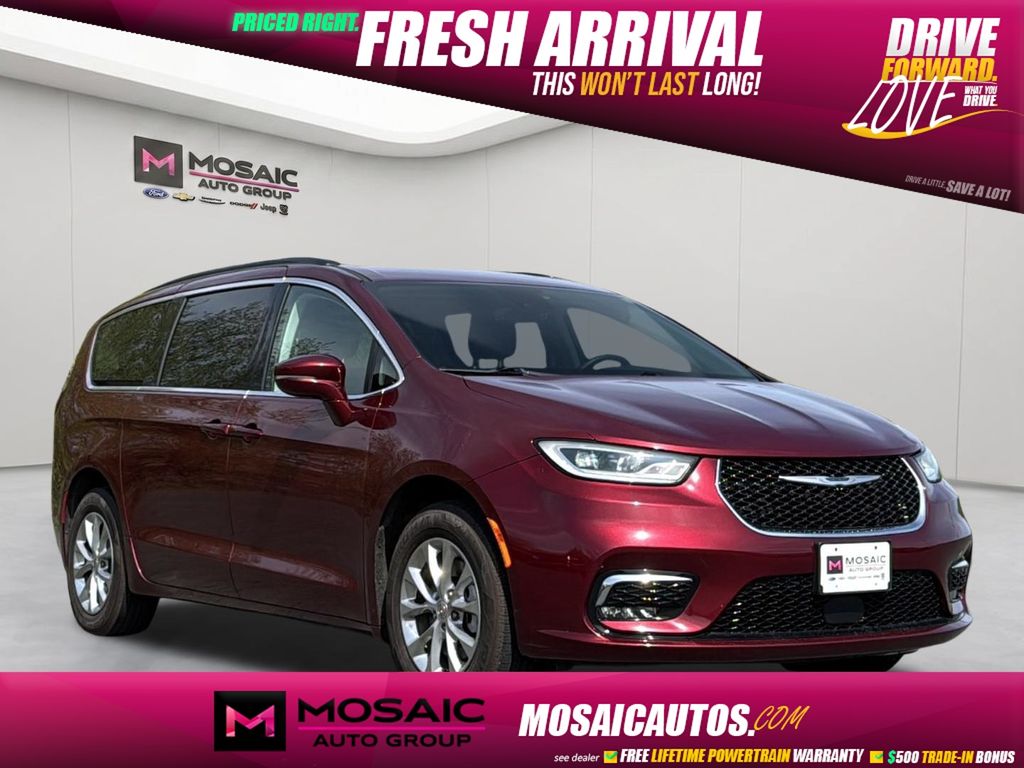Used 2022 Chrysler Pacifica Touring L Vans