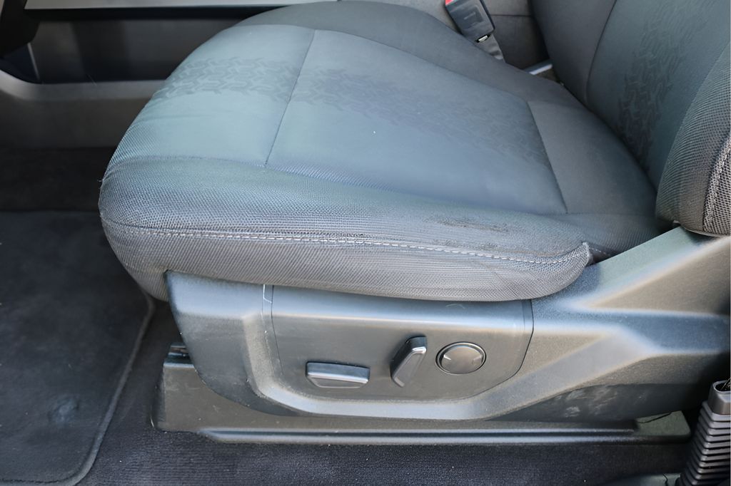 Used 2019 Silver Ford XLT image 13