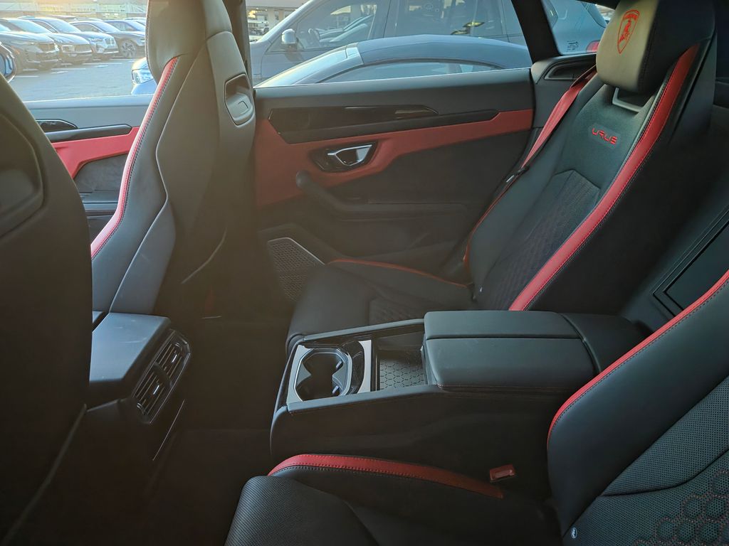 Thumbnail: 2024 Lamborghini Urus - 3