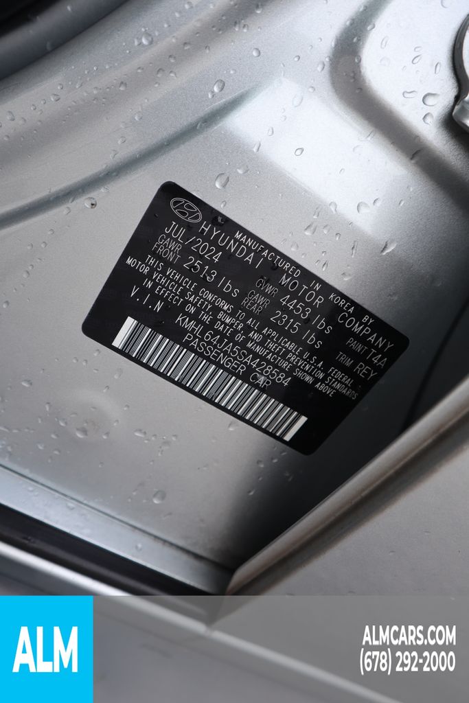 Used 2025 Silver Hyundai SEL image 37