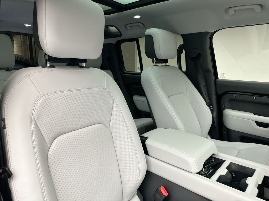 Thumbnail: 2025 Land Rover Defender - 11