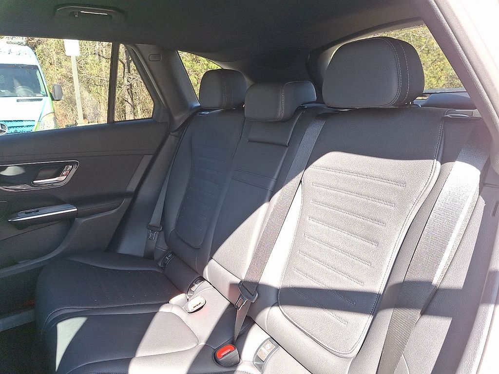 Thumbnail: 2025 Mercedes-Benz GLC - 6