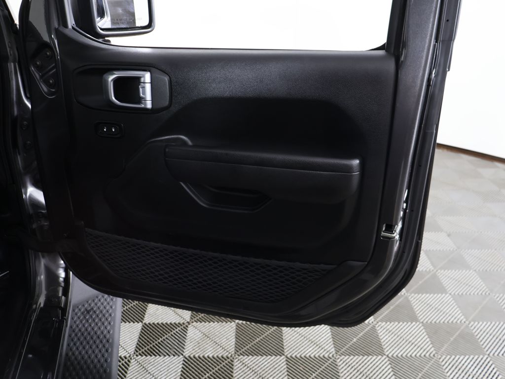 Used 2023 Gray Jeep Altitude image 21