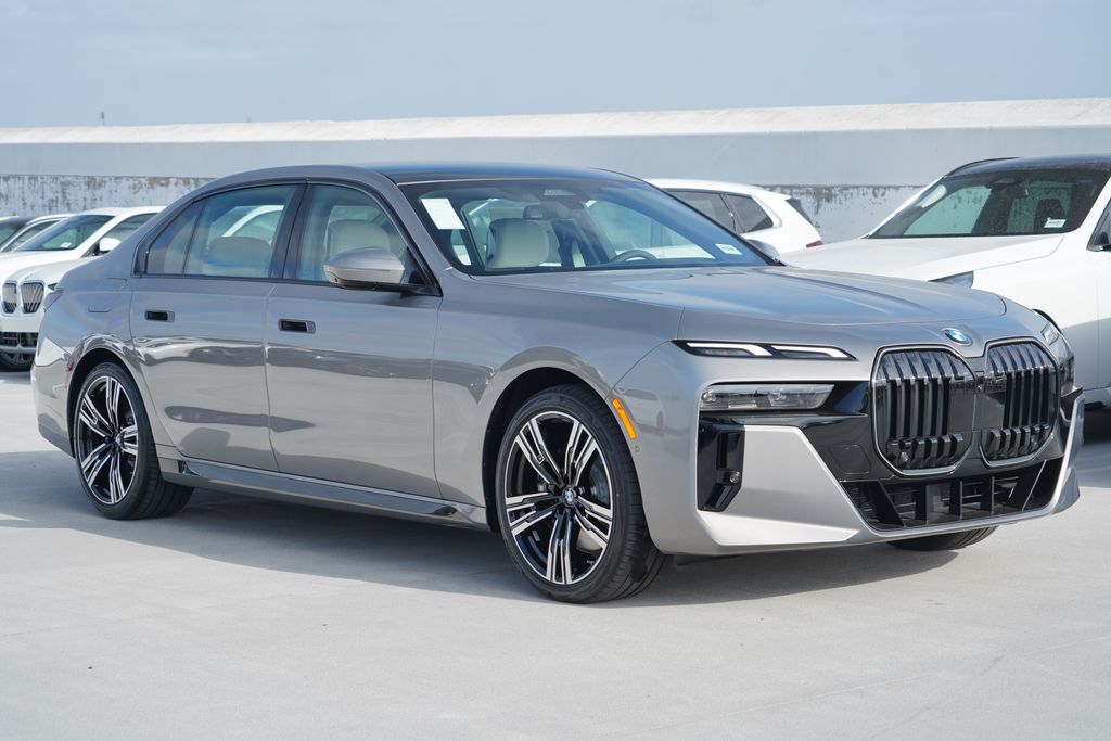Thumbnail: 2026 BMW 7 Series - 3