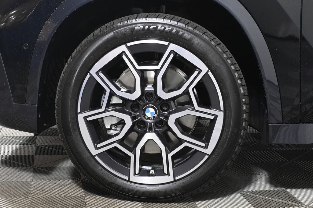 Thumbnail: 2027 BMW X1 - 12