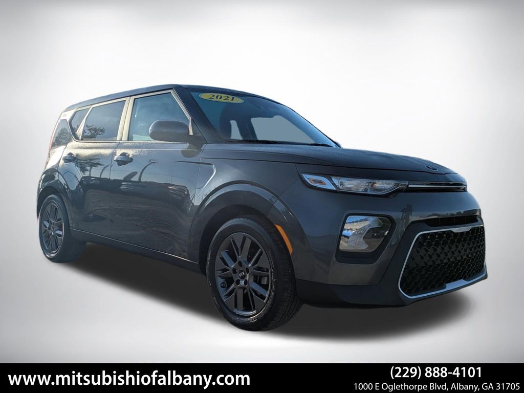 Gray 2021 Kia Soul SUV / Crossover Front-Wheel Drive Continuously Variable Transmission