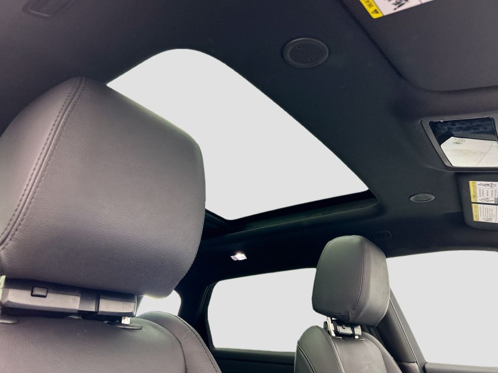 Thumbnail: 2025 Land Rover Range Rover Evoque - 17