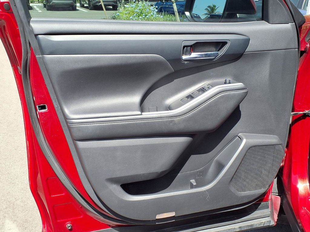 Used 2020 Toyota Highlander SUV