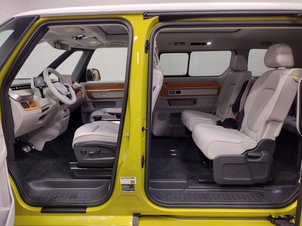 2025 Volkswagen ID. Buzz Pro S Plus