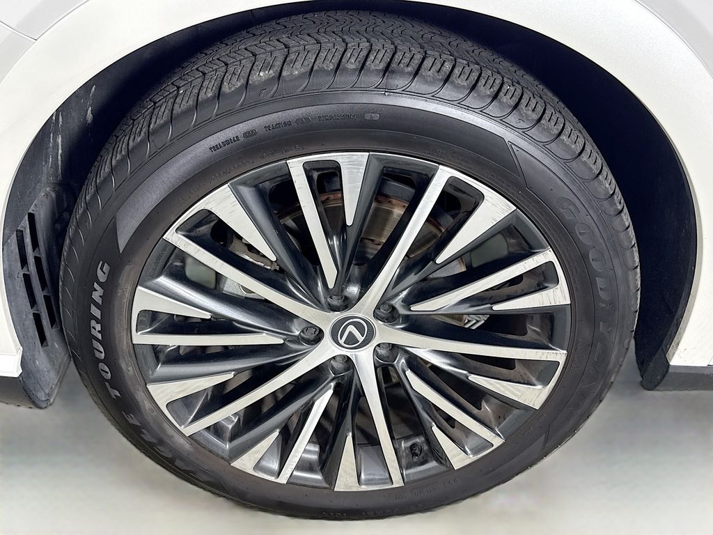 Thumbnail: 2025 Lexus RX - 32