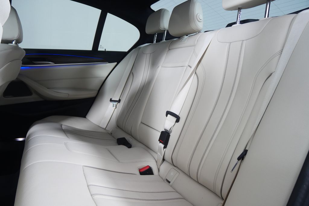 Thumbnail: 2023 BMW 5 Series - 17