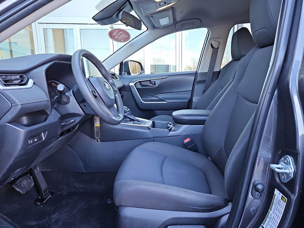 Thumbnail: 2024 Toyota RAV4 - 11