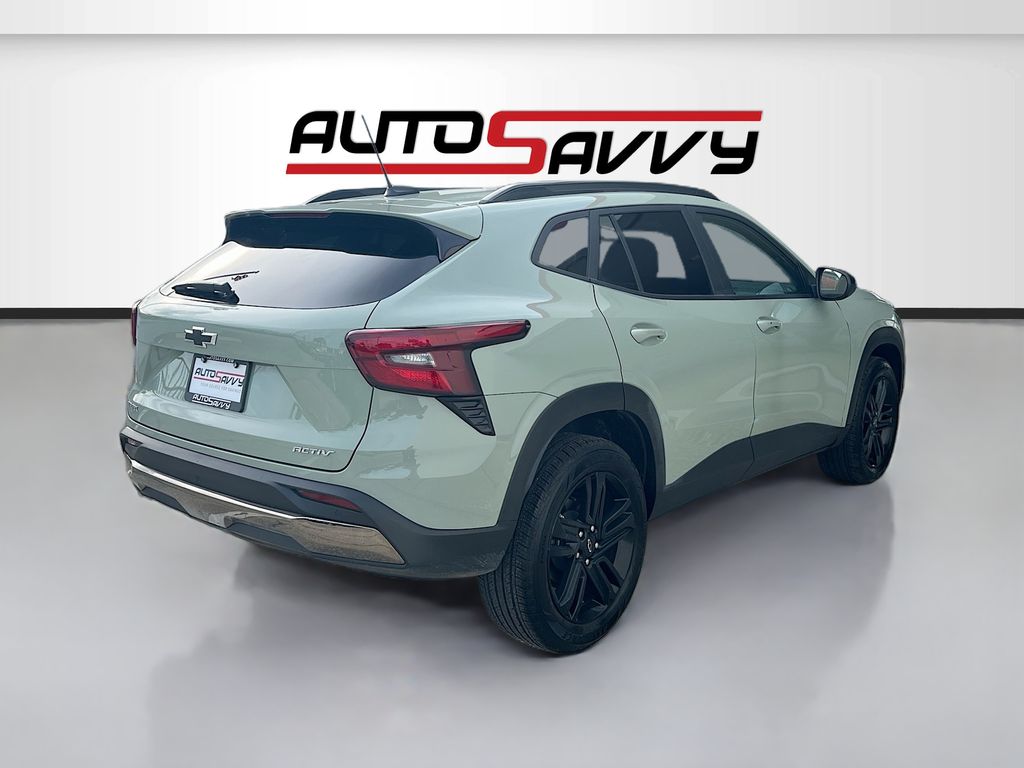 Used 2025 Green Chevrolet ACTIV image 7