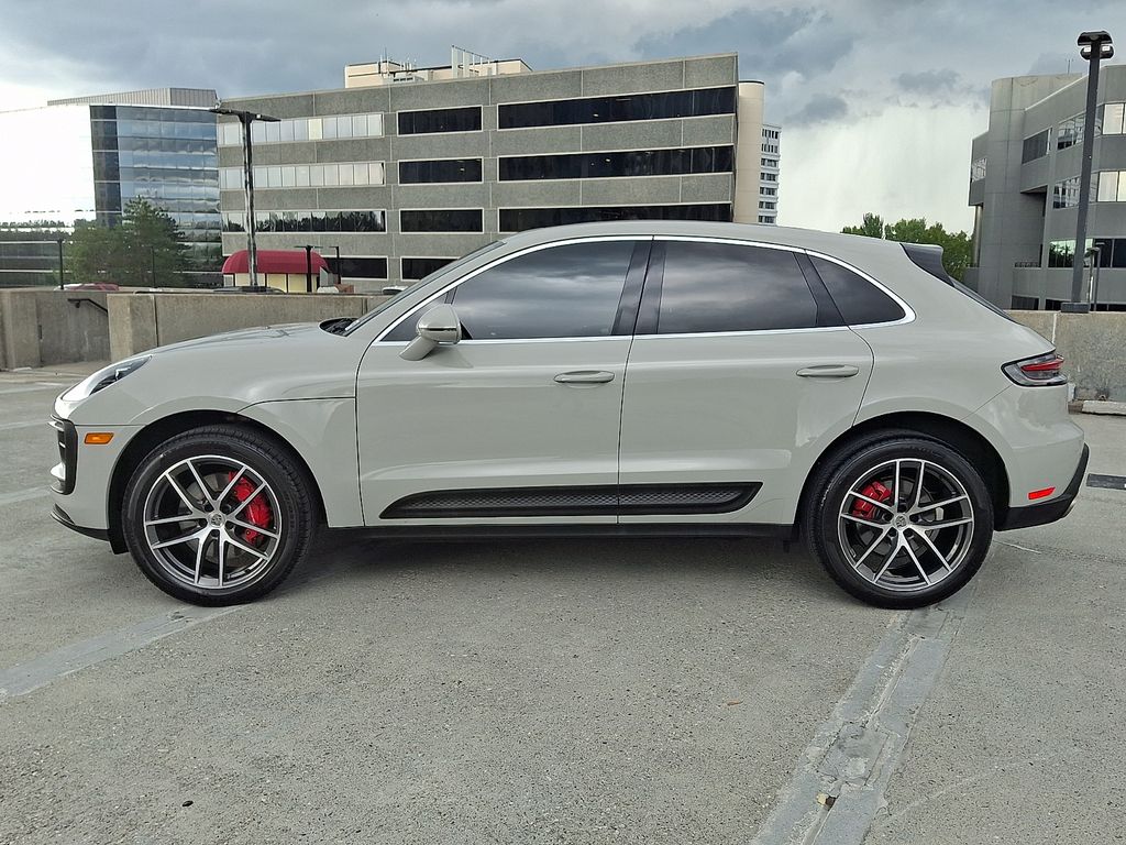 Thumbnail: 2022 Porsche Macan - 2