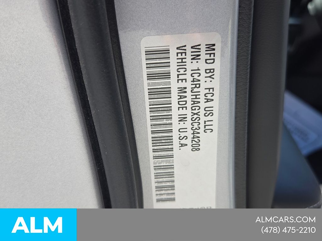 Used 2025 Silver Jeep Laredo image 19