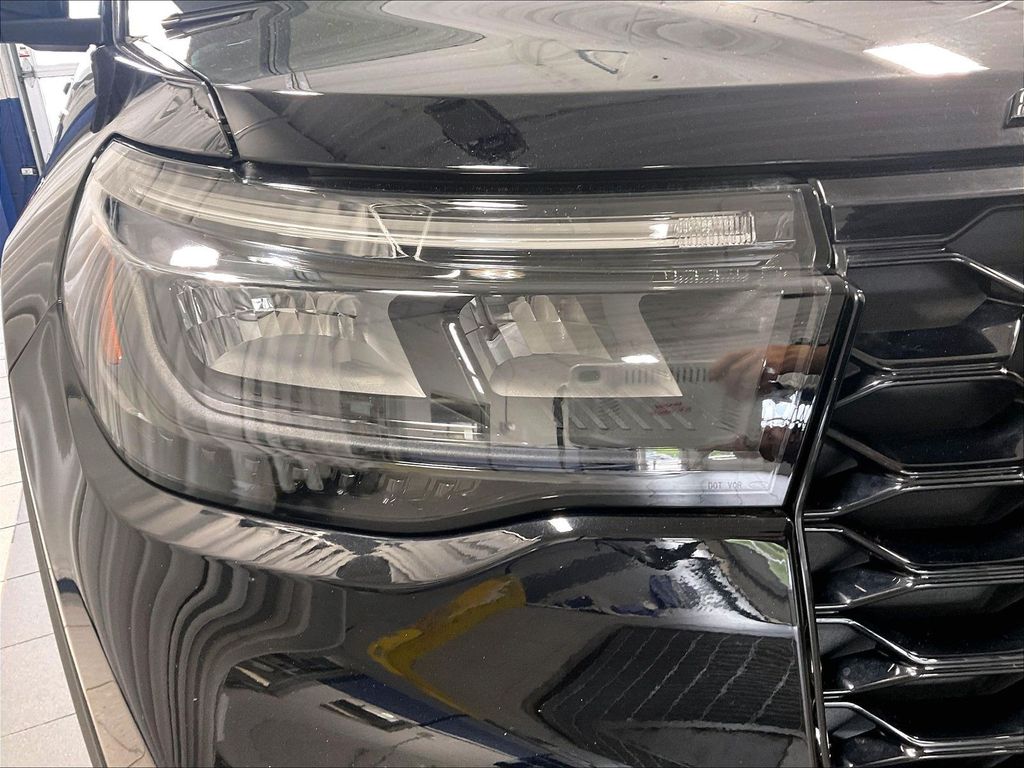 2025 Ford Explorer — photo 33