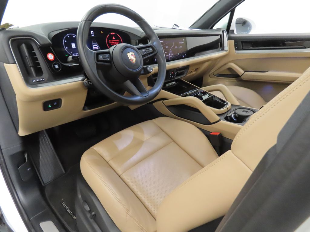 Thumbnail: 2025 Porsche Cayenne - 4
